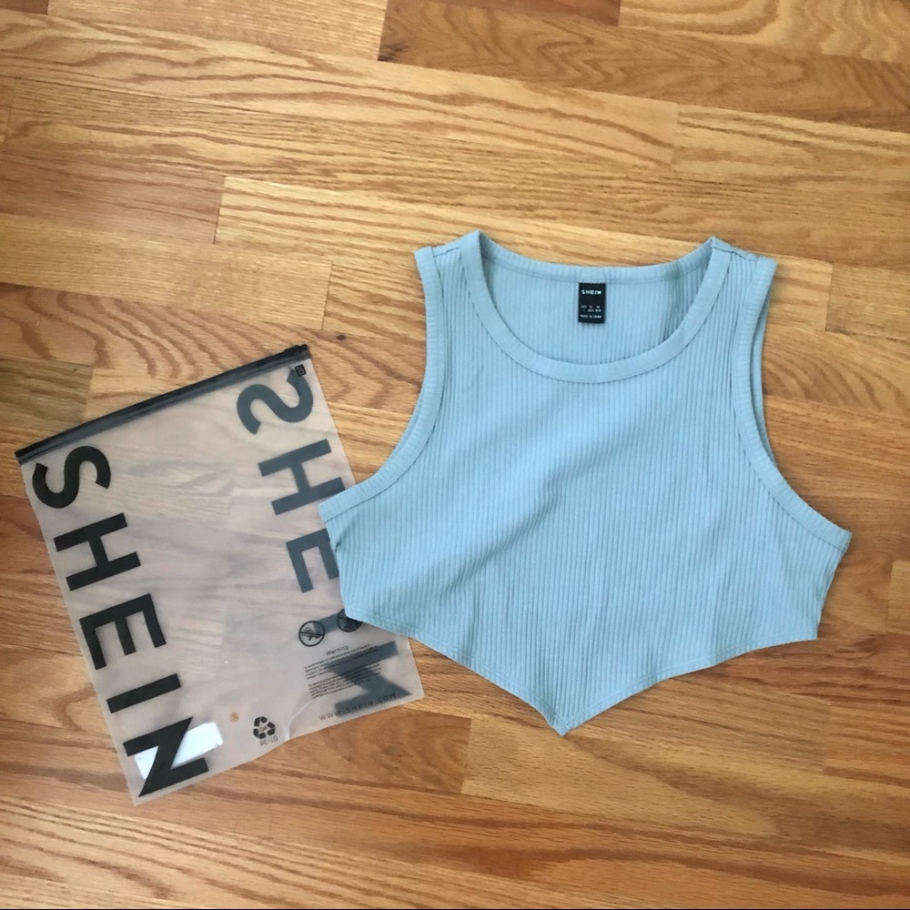🌸NEW Asymmetrical Hem Rib Knit Crop Top